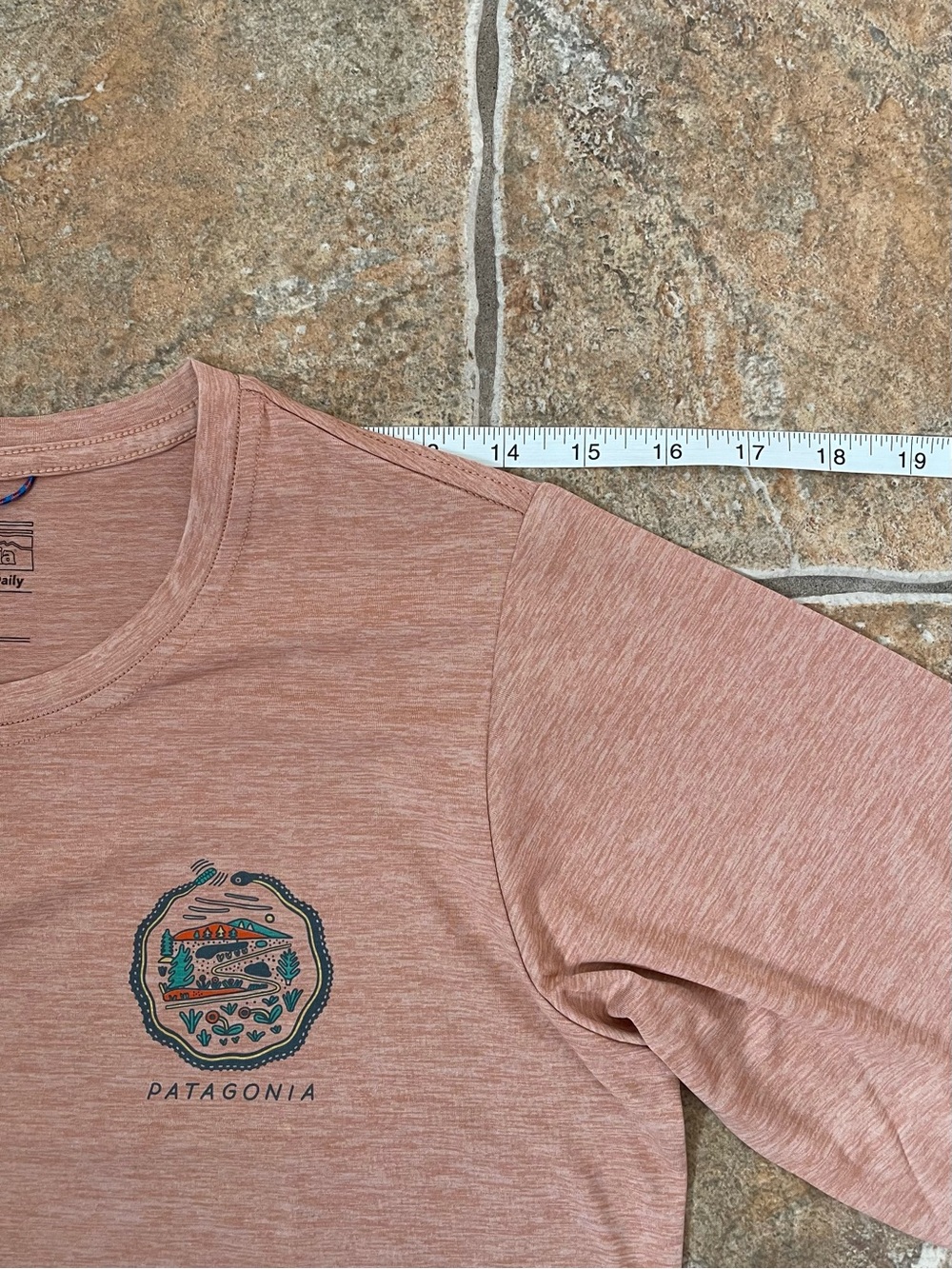 Women's Long-Sleeved Capilene® Cool Daily Graphic Shirt - Lands - Picture 6 of 9